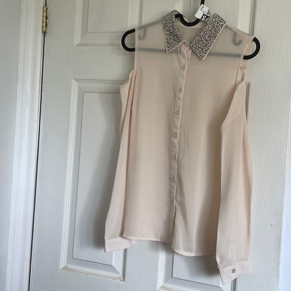 Cute sheer top never work size Small